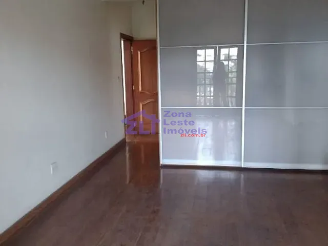 Casa com 750m² 3 quartos e 5 banheiros, à venda, no bairro Vila Bertioga em São Paulo