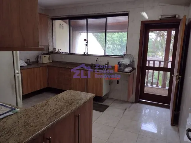Casa com 750m² 3 quartos e 5 banheiros, à venda, no bairro Vila Bertioga em São Paulo