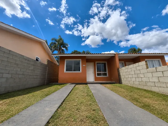 Locação - Casa com 2 quartos, 2 vagas de garagem, 51 m² , Condomínio Porto Belvedere - Jardim Carvalho, Ponta Grossa.