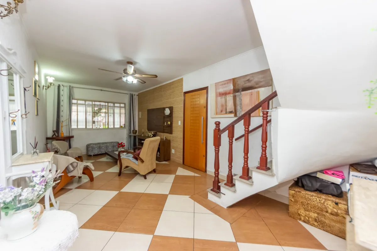 Casa para venda em Engenheiro Goulart com 4 quartos, sendo 1 suíte, 154m²