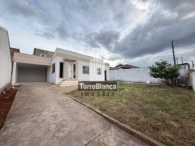 Casa com 300m² 3 quartos e 2 banheiros, à venda, no bairro Uvaranas em Ponta Grossa