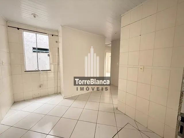 Casa com 300m² 3 quartos e 2 banheiros, à venda, no bairro Uvaranas em Ponta Grossa