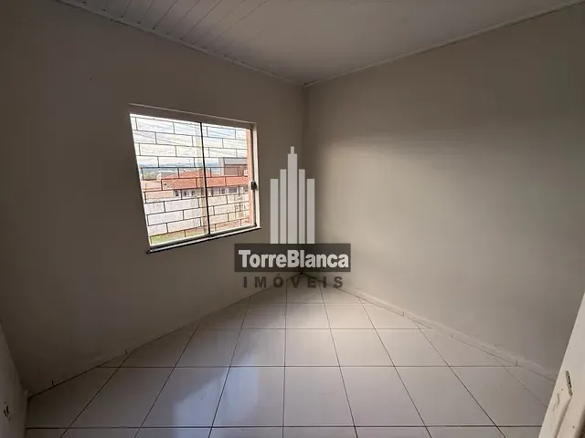 Casa com 300m² 3 quartos e 2 banheiros, à venda, no bairro Uvaranas em Ponta Grossa