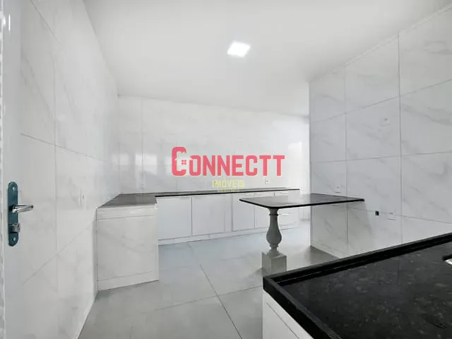 Casa com 200m² 3 quartos e 2 banheiros, à venda, no bairro Ipiranga em Ribeirão Preto