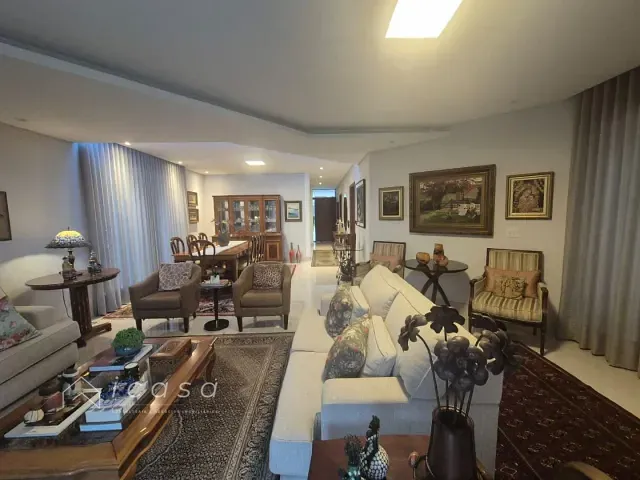 Casa com 450m² 4 quartos e 5 banheiros, à venda ou para alugar, no bairro Condomínio Chácara dos Eucaliptos em São José dos Campos