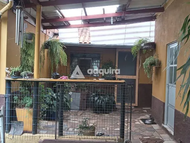 Casa com 490m² 3 quartos e 2 banheiros, à venda, no bairro Uvaranas em Ponta Grossa