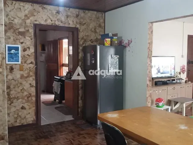 Casa com 490m² 3 quartos e 2 banheiros, à venda, no bairro Uvaranas em Ponta Grossa