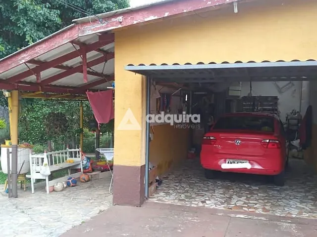 Casa com 490m² 3 quartos e 2 banheiros, à venda, no bairro Uvaranas em Ponta Grossa