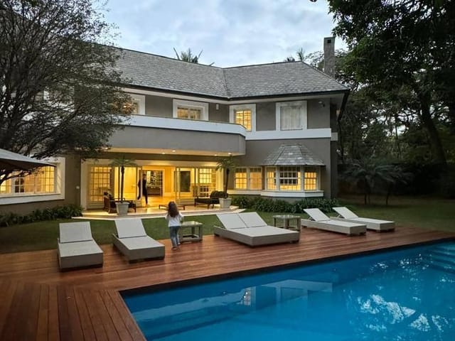 Casa com 1500m² 4 quartos e 7 banheiros, para alugar, no bairro Jardim América em São Paulo