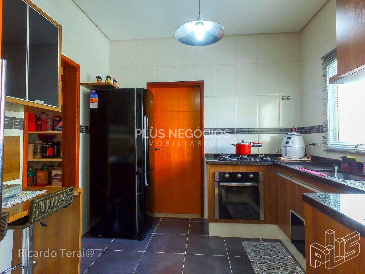 Casa à venda com 3 quartos, 298m² - Foto 35