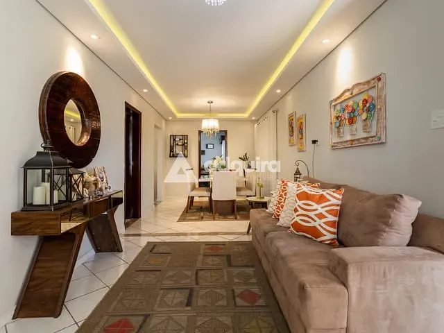 Casa com 352m² 3 quartos e 3 banheiros, à venda, no bairro Uvaranas em Ponta Grossa