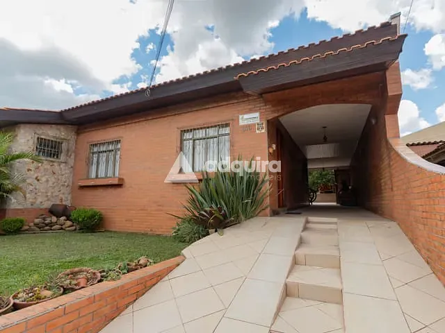 Casa com 352m² 3 quartos e 3 banheiros, à venda, no bairro Uvaranas em Ponta Grossa