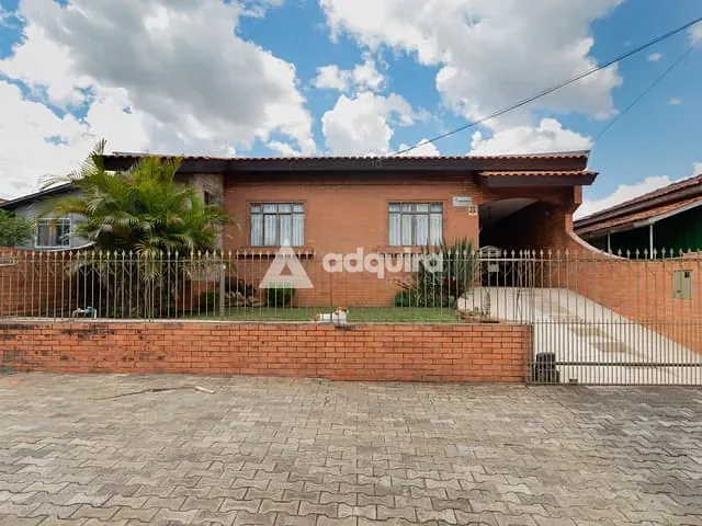 Casa com 352m² 3 quartos e 3 banheiros, à venda, no bairro Uvaranas em Ponta Grossa