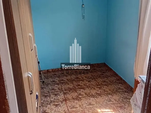 Casa com 462m² 2 quartos e 1 banheiro, à venda, no bairro Ronda em Ponta Grossa