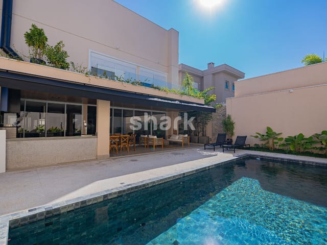 Casa com 518m² 4 quartos e 5 banheiros, à venda, no bairro Alphaville em Santana de Parnaíba