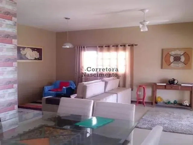 Casa com 238m² 4 quartos e 1 banheiro, à venda, no bairro Jardim Califórnia em Jacareí