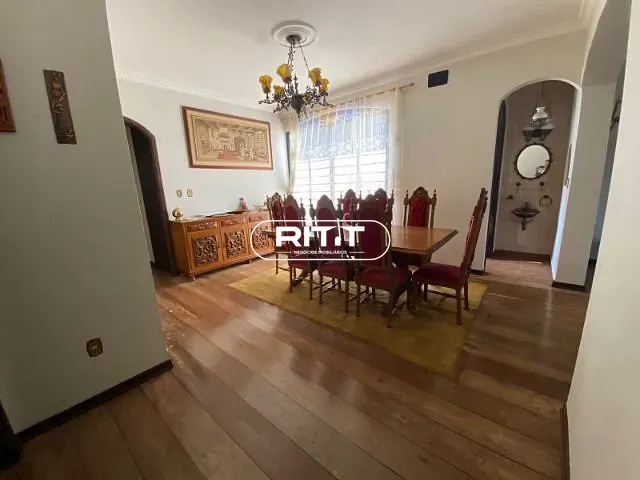 Casa com 300m² 4 quartos e 5 banheiros, à venda, no bairro Parque Taquaral em Campinas