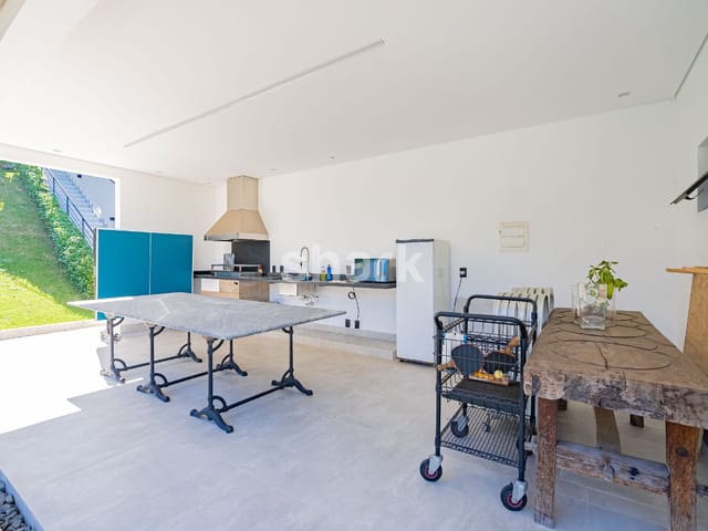 Casa com 1054m² 4 quartos e 6 banheiros, à venda ou para alugar, no bairro Alphaville em Santana de Parnaíba
