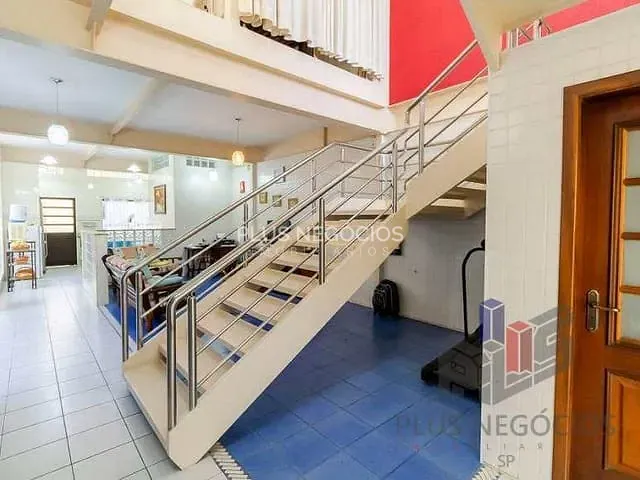 Casa com 360m² 4 quartos e 5 banheiros, à venda, no bairro Vila Independência em Mauá