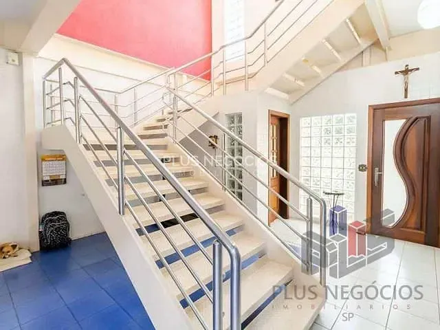 Casa com 360m² 4 quartos e 5 banheiros, à venda, no bairro Vila Independência em Mauá