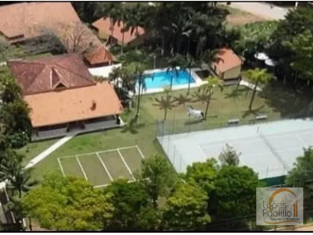 Casa com 14m² 4 quartos e 4 banheiros, à venda ou para alugar, no bairro Ribeirão dos Porcos em Atibaia