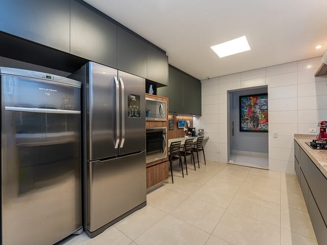 Casa com 448m² 4 quartos e 5 banheiros, à venda, no bairro Tamboré em Santana de Parnaíba