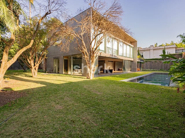 Casa com 1300m² 3 quartos e 6 banheiros, à venda ou para alugar, no bairro Jardim América em São Paulo