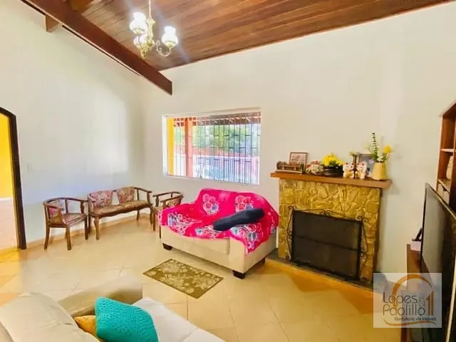 Casa com 360m² 3 quartos e 2 banheiros, à venda, no bairro Jardim do Lago em Atibaia