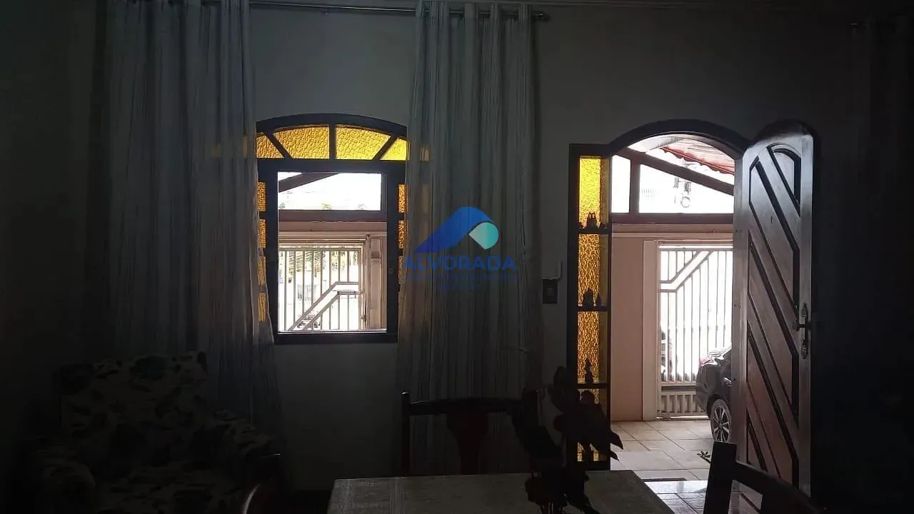 Casa, 4 quartos, 235 m² - Foto 9