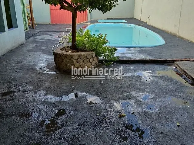 Casa com 200m² 1 quarto e 1 banheiro, à venda, no bairro Parque das Indústrias em Londrina