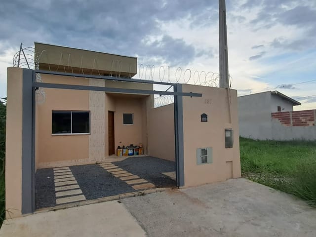 Casa com 125m² 2 quartos e 2 banheiros, à venda, no bairro Residencial e Comercial Portal dos Eucaliptos em Pindamonhangaba