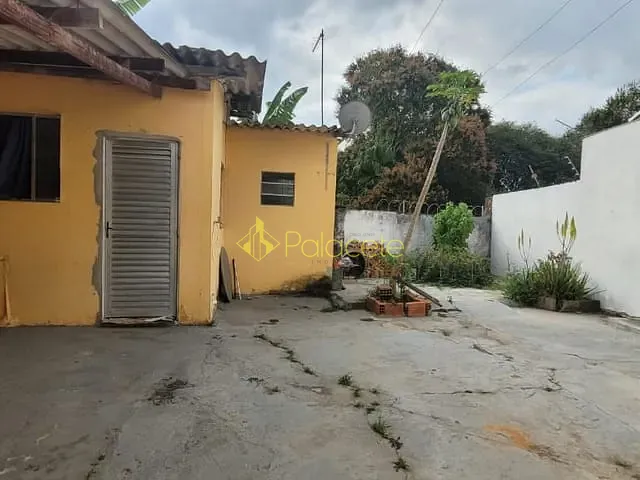 Casa com 295m² 3 quartos e 3 banheiros, à venda, no bairro Alto do Tabaú em Pindamonhangaba