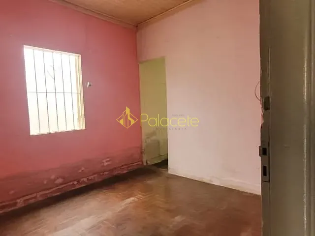 Casa com 295m² 3 quartos e 3 banheiros, à venda, no bairro Alto do Tabaú em Pindamonhangaba