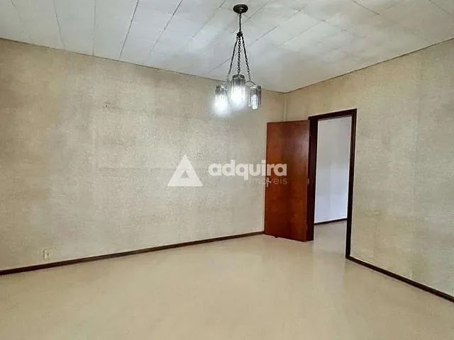 Casa 3 quartos e 2 banheiros, à venda, no bairro Orfãs em Ponta Grossa