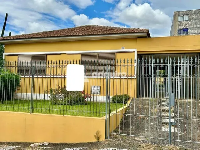 Casa 3 quartos e 2 banheiros, à venda, no bairro Orfãs em Ponta Grossa
