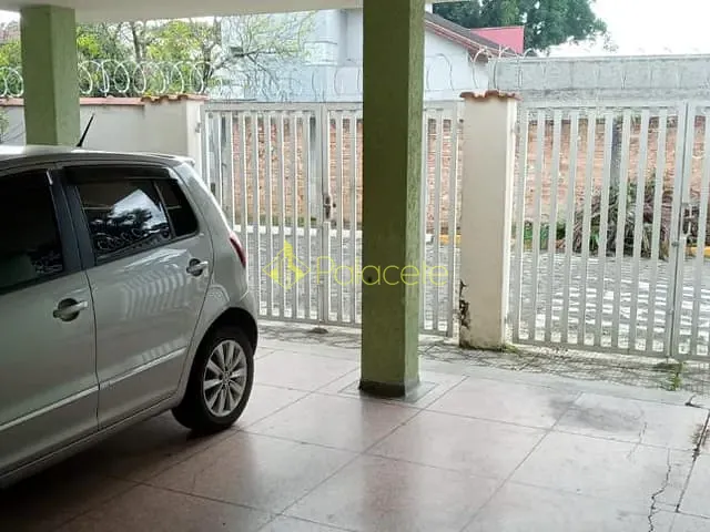 Casa com 486m² 5 quartos e 2 banheiros, à venda, no bairro Centro em Tremembé