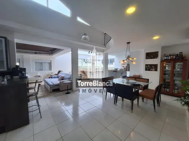 Casa com 749m² 4 quartos e 4 banheiros, à venda ou para alugar, no bairro Orfãs em Ponta Grossa