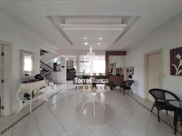 Casa com 749m² 4 quartos e 4 banheiros, à venda ou para alugar, no bairro Orfãs em Ponta Grossa