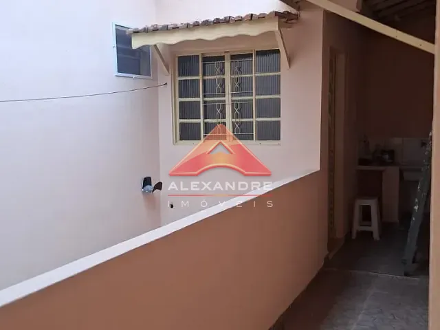 Casa com 48m² 2 quartos e 1 banheiro, para alugar, no bairro Jardim Ismênia em São José dos Campos