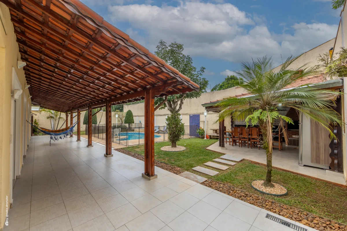 Casa para venda em Interlagos com 3 quartos, sendo 1 suíte, 379m²