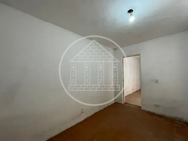 Casa com 250m² 2 quartos e 2 banheiros, à venda, no bairro Jardim Maria Amália em São Paulo