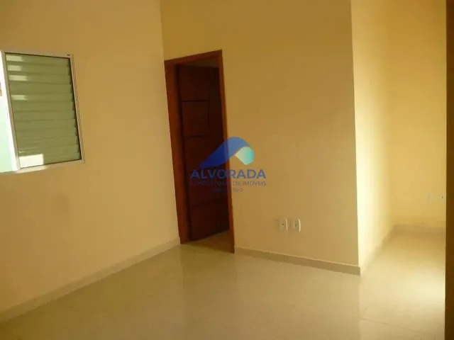 Casa com 140m² 2 quartos e 2 banheiros, à venda, no bairro Parque Residencial Santa Paula em Jacareí