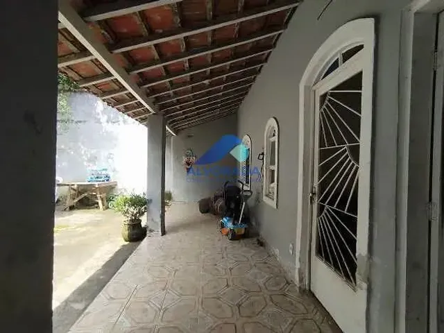 Casa com 300m² 2 quartos e 1 banheiro, à venda, no bairro Sumaré em Caraguatatuba