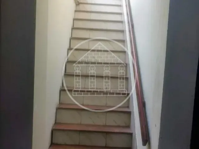 Casa com 310m² 3 quartos e 3 banheiros, à venda ou para alugar, no bairro Jardim Regis em São Paulo