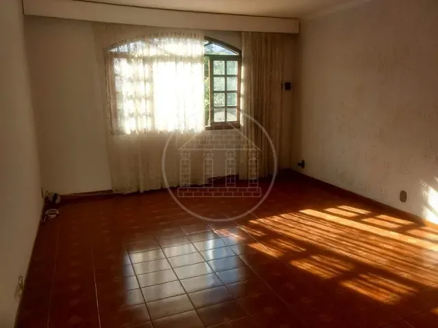 Casa com 310m² 3 quartos e 3 banheiros, à venda ou para alugar, no bairro Jardim Regis em São Paulo