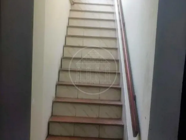 Casa com 310m² 3 quartos e 3 banheiros, à venda ou para alugar, no bairro Jardim Regis em São Paulo