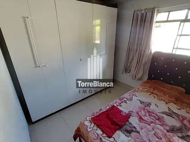 Casa com 300m² 2 quartos e 2 banheiros, à venda, no bairro Contorno em Ponta Grossa