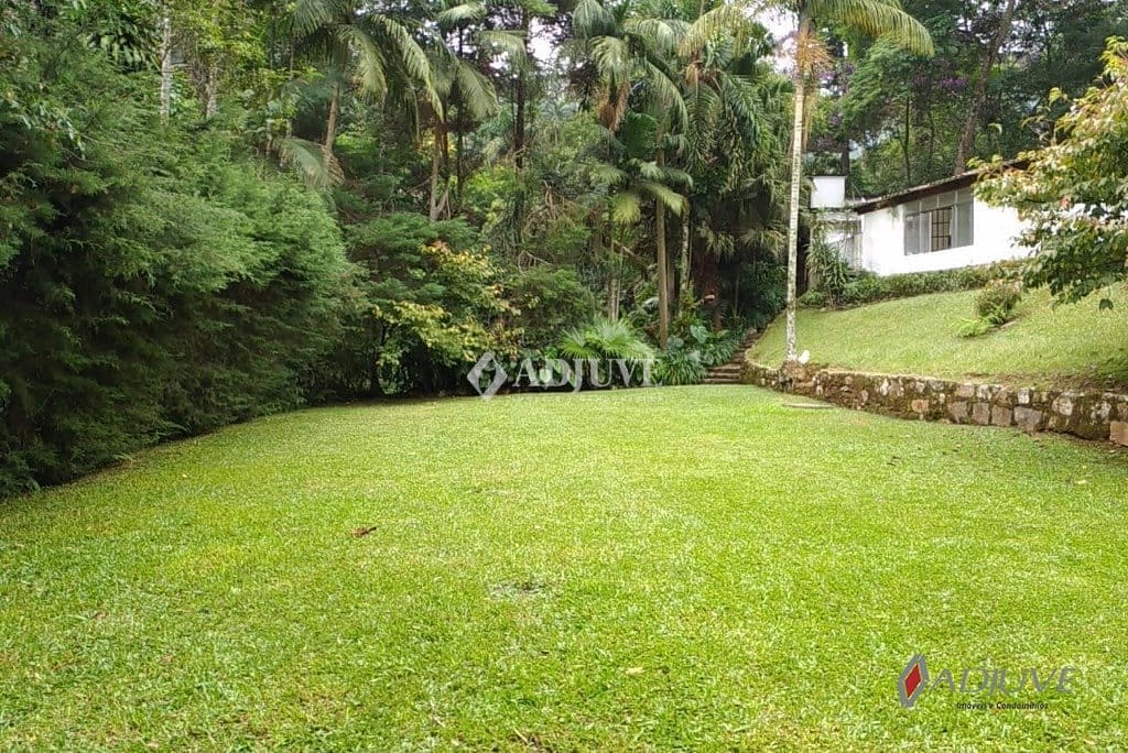 Casa à venda com 5 quartos, 321m² - Foto 4