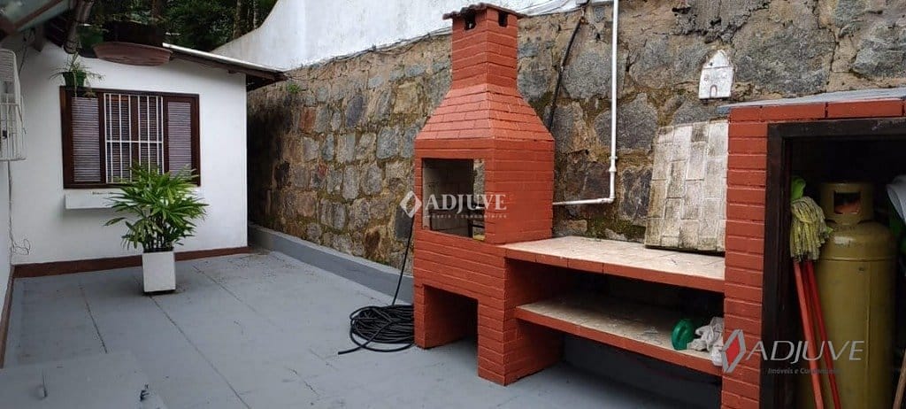 Casa à venda com 5 quartos, 321m² - Foto 11