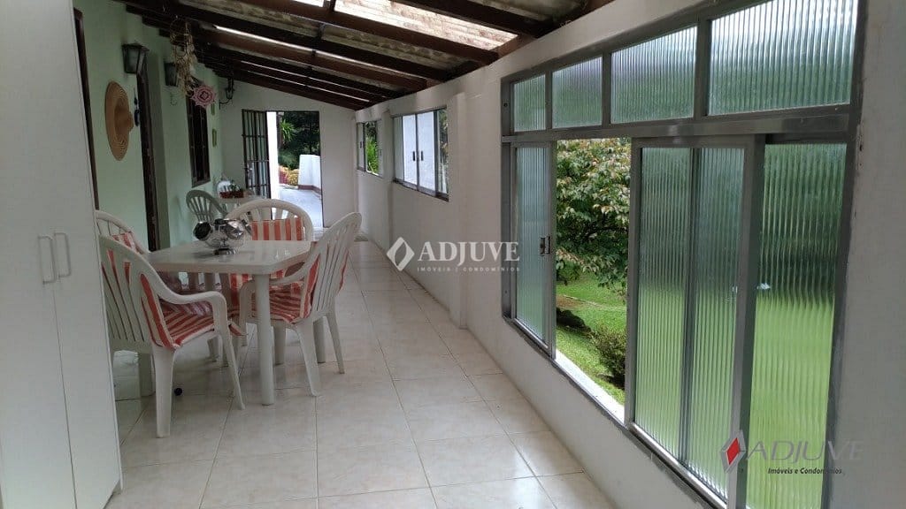 Casa à venda com 5 quartos, 321m² - Foto 37